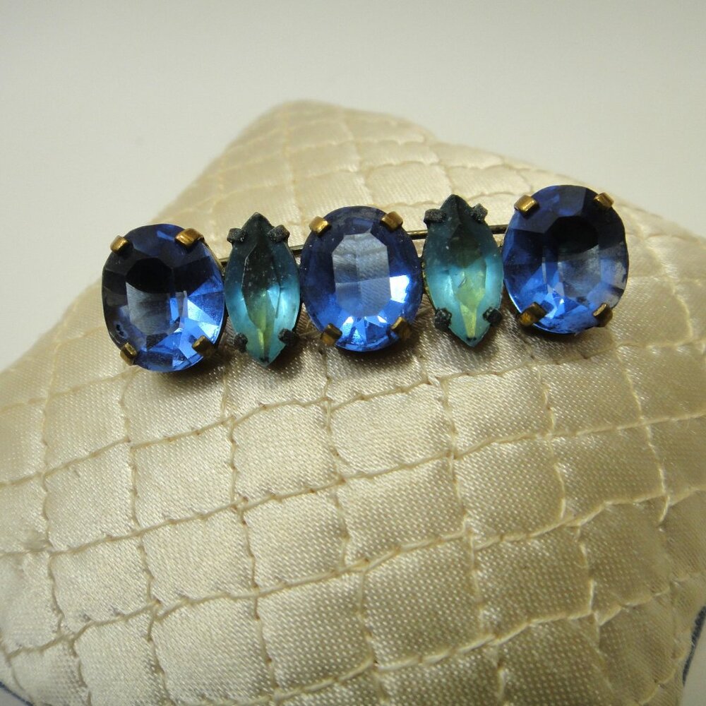 Vintage Brooch Pin Blue & Teal Faceted Glass Stones